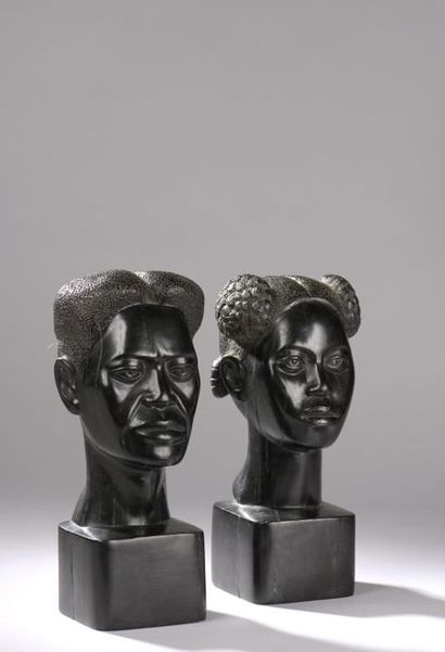 null Louis RALISON (XXe siècle).
Couple. 
Deux statuettes en ébène sculpté l'une...
