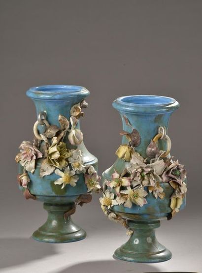 null CIRODE (XIXe siècle) pour LONGWY.
Paire de vases balustre en faïence à fond...