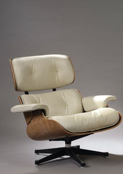 null Charles EAMES (1907-1978) Ray EAMES (1912-1988) pour les éditions MOBILIER INTERNATIONAL.
Fauteuil...