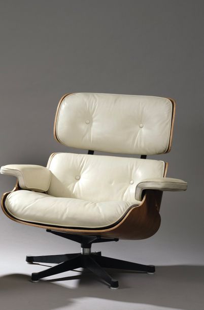 null Charles EAMES (1907-1978) Ray EAMES (1912-1988) pour les éditions MOBILIER INTERNATIONAL.

Fauteuil...