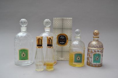 null *GUERLAIN.
Lot de quatre flacons d'eau de cologne impériale : un modèle abeilles...