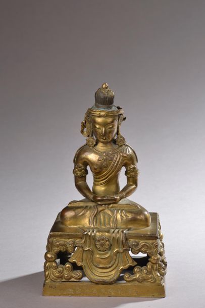 null CHINE - Époque QIANLONG (1736-1795).
Statuette de bouddha Amitayus en bronze...