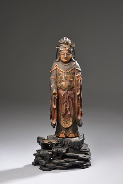 null JAPON - XIXe siècle.
Statuette de dignitaire en bois laqué polychrome, debout,...