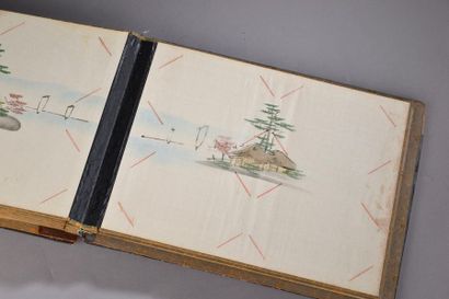 null JAPON - Époque MEIJI (1868 - 1912).
Album de photographies, la couverture en...
