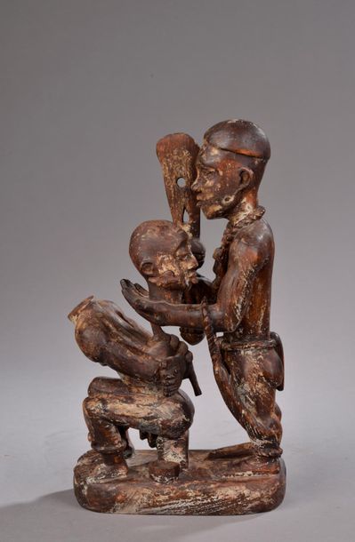 null GHANA, culture Ashanti - Deuxième moitié du XXe siècle. 
Groupe en bois sculpté...