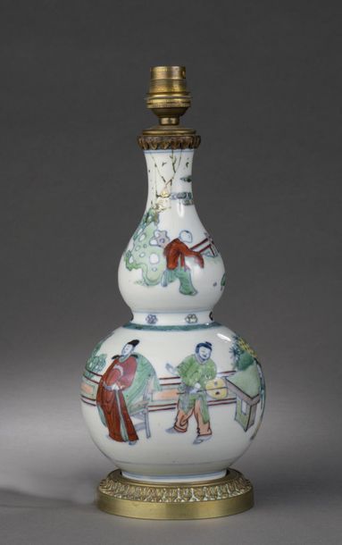 null CHINE - Époque KANGXI (1662 - 1722).
Vase de forme double gourde en porcelaine...