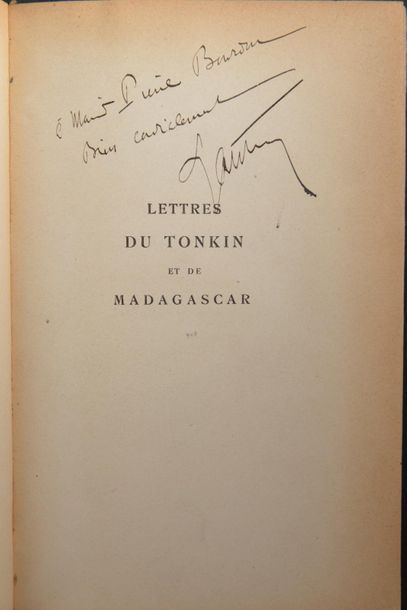 null LYAUTEY : Lettres du Tonkin et de Madagascar. A. Colin, 1920. 2 vol. Reliure...