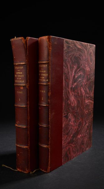 null LYAUTEY : Lettres du Tonkin et de Madagascar. A. Colin, 1920. 2 vol. Reliure...