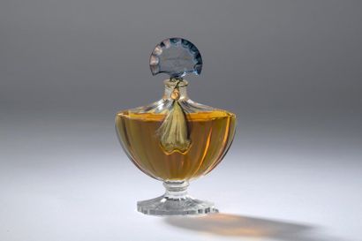 null GUERLAIN - "Shalimar" - (1925).
Flacon chauve-souris en cristal incolore de...