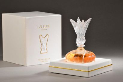 null Lalique parfums - " Les Fées " - (2006)
Présenté dans son coffret en carton...