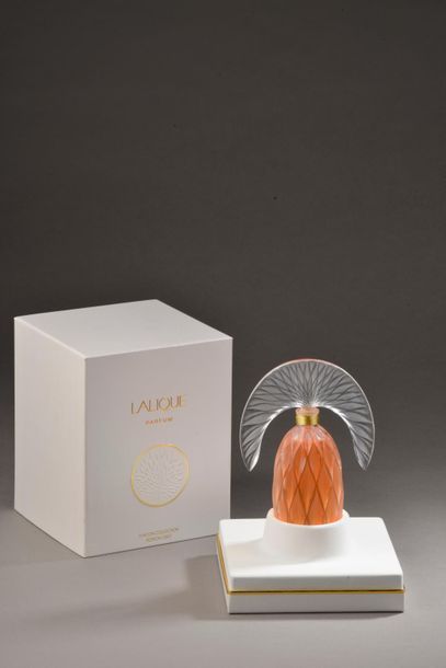 null Lalique parfums - "Commedia" - (2007)
Présenté dans son coffret en carton gainé...