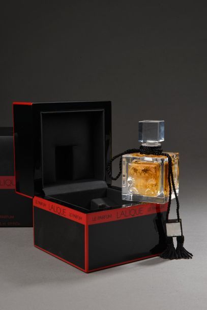 null Lalique parfums - "Le Parfum" - (2015)
Présenté dans son coffret cubique en...