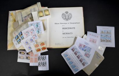 null FRANCE – MONACO : Collection de timbres modernes neufs et oblitérés, contenue...