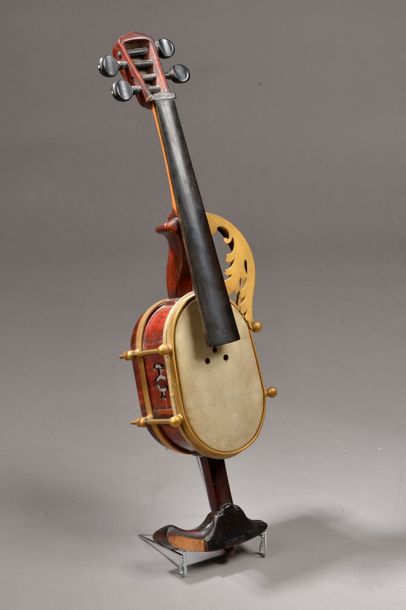 null Instrument original en bois de Giuseppe TOMMASI fait à Venise en 1925 portant...