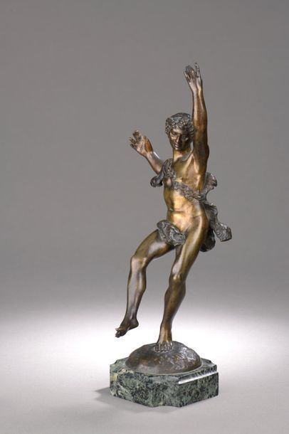 null Emile PFISTER (XIX - XXe siècles).

Danseur.

Bronze à patine brune et mordorée...