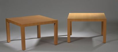 null KNOLLStudio Mies van der ROHE.

Deux tables basses carrées en hêtre clair. 

Signées.

XXIe...