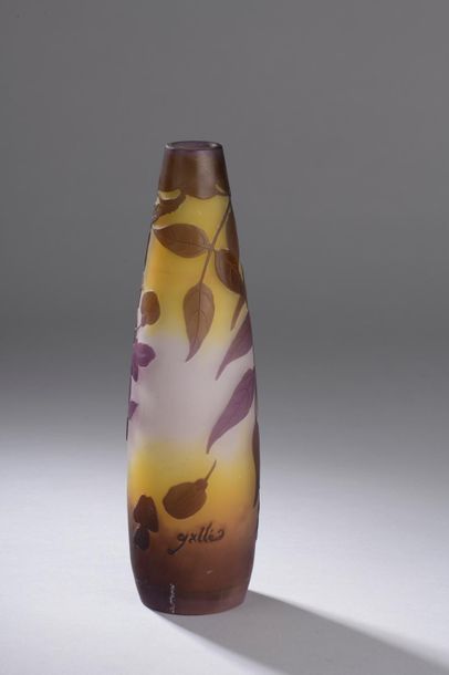 null Établissements GALLÉ (1904 - 1936). 



Soliflore fuselé en verre multicouche...
