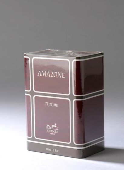 null HERMÈS.



Lot comprenant :



- un flacon de 60 ml d'extrait "Amazone" lancé...