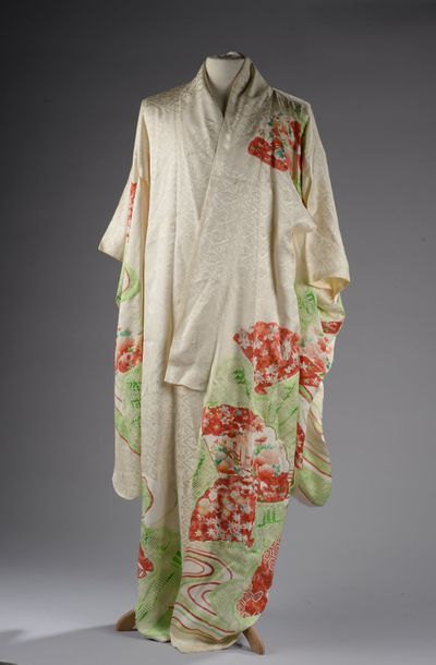 null Kimono de mariage en soie crème damassé de fleurs et phénix dans des losanges...
