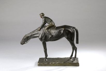 null D'après G. FERRARI (XIXe siècle).


Jockey félicitant son cheval.


Bronze patiné...