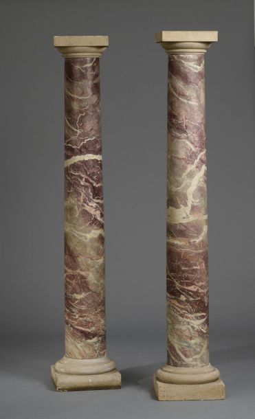null Paire de colonnes en marbre mauve et vert veiné blanc (restaurations), la base...