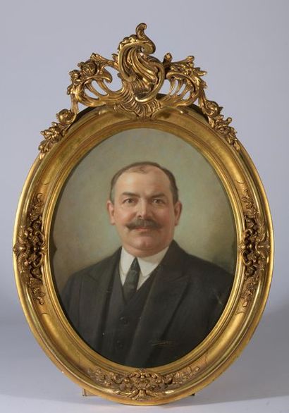 null STETSON (XIXe siècle).


Portrait d'homme moustachu au costume noir.


Pastel...