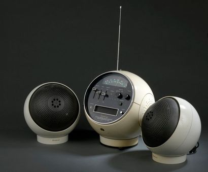 null Radio-cassette WELTRON modèle " Space Ball " 8 track stéréo et deux enceintes...