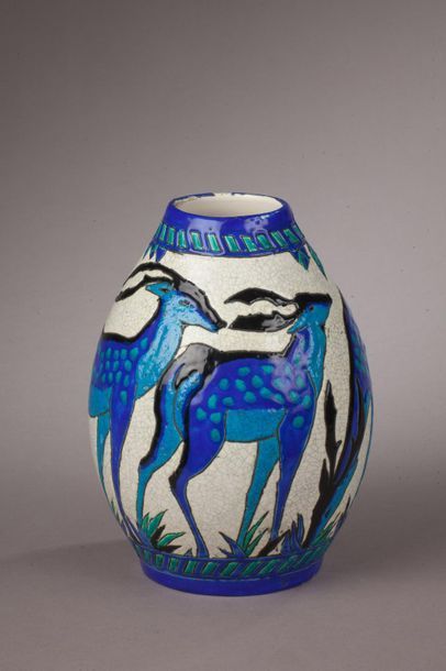 null Charles CATTEAU (1880-1966)- BOCH LA LOUVIERE.
Les daims.
Vase obus en céramique...
