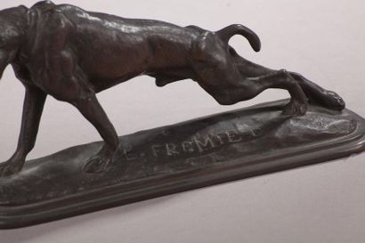 null Emmanuel FREMIET (1824-1910)
Chien s'étirant.
Bronze à patine brune signé sur...