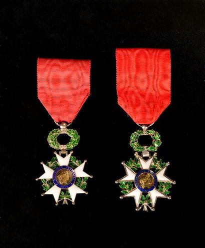 null France Ordre national de la Légion d’honneur. Lot de 2 étoiles de Chevalier,...