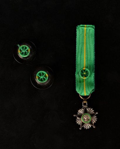 null France Ordre national de la Légion d’honneur. Lot de 2 étoiles de Chevalier,...