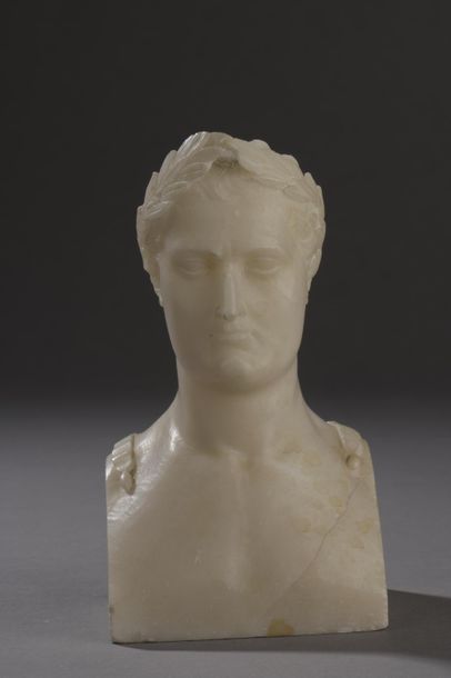 null D'après Antoine-Denis CHAUDET (1763-1810).
Buste de Napoléon lauré.
Statuette...