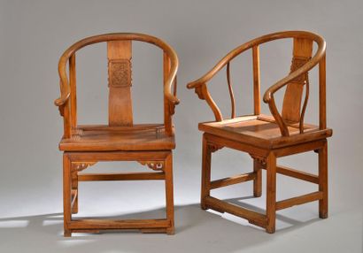null CHINE - Dans le goût de la dynastie Ming, Vers 1900.
Paire de fauteuils en bois...