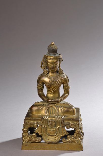 null CHINE - Époque QIANLONG (1736 - 1795).
Statuette de bouddha Amitayus en bronze...