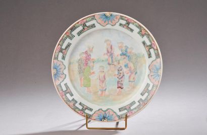 null CHINE, Compagnie des Indes - XIXe siècle.
Assiette en porcelaine émaillée ornée...