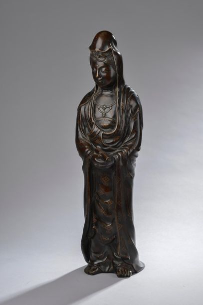 null JAPON - Époque MEIJI (1868 - 1912).
Statuette de Kannon debout en bronze à patine...