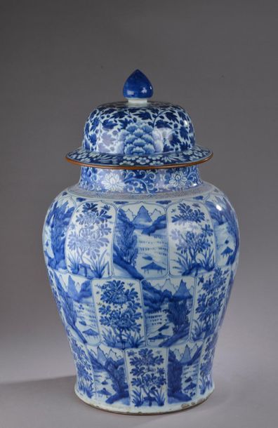 null CHINE - Époque Kangxi (1661 - 1722).
Importante potiche balustre à décor de...