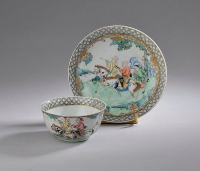 null CHINE - Époque YONGZHENG (1723 - 1735).
Sorbet et sa soucoupe en porcelaine...