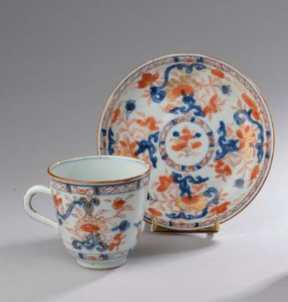 null CHINE, Compagnie des Indes - Époque KANGXI (1662 - 1722).
Tasse et sa soucoupe...