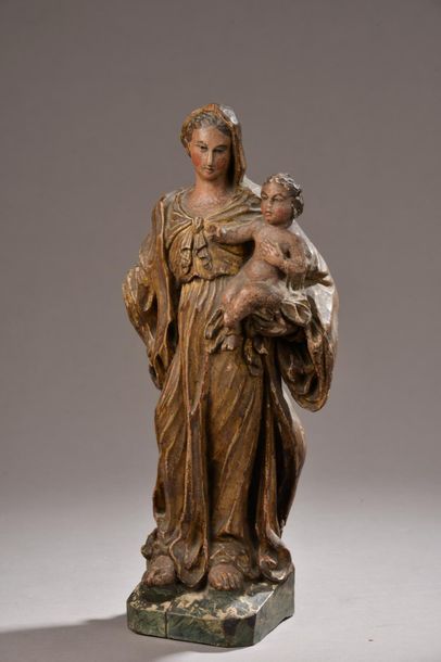 null Vierge à l'Enfant en bois sculpté polychrome et partiellement doré (usures,...
