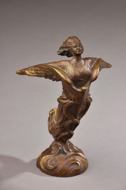 null Eugène-René ARSAL (1884-1972).
Iris. 
Mascotte en bronze à patine brune mordoré.
Signé...
