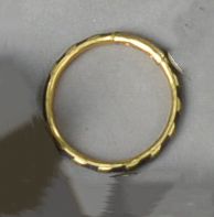 null Ensemble de bijoux comprenant :
- Chaîne en or jaune 18k, ornée d'un pendentif...