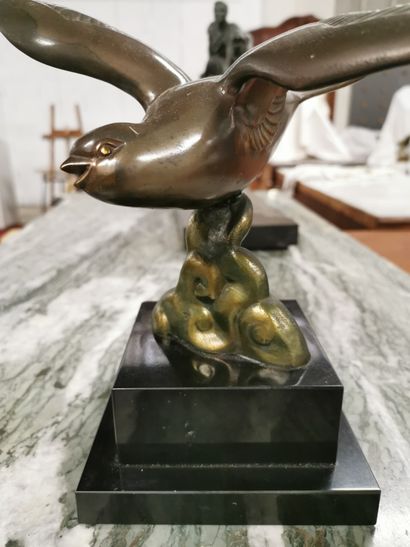 Bronze hirondelle 38cm (ailes à ailes),...