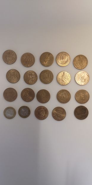  Lot de 21 Pièces de dix Francs : 1984, commémorative, Vème République du sculteur...