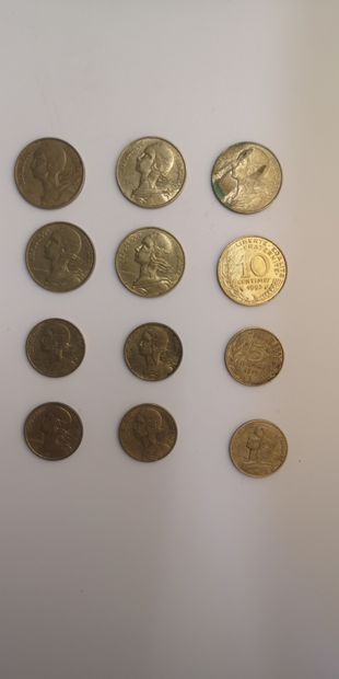 Lot de six pièces de 10 centimes de la République...