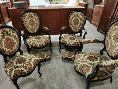 Salon Napoléon III composé de trois fauteuils...