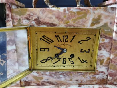 null Horloge de cheminée, marbre rose veiné, horloge mécanique JULES DOUMERC, N°...