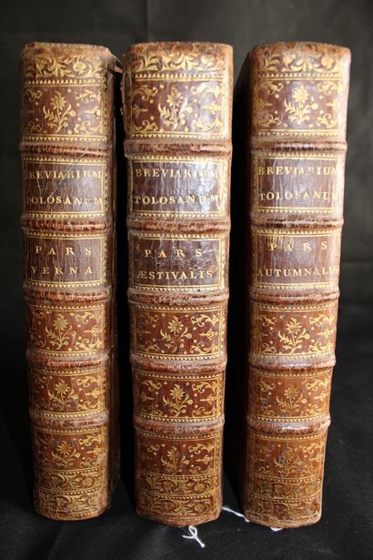 null Trois volumes Brevarium Tolosanum, de LOMENIE DE BRIENNE, 1777, reliure en cuir,...