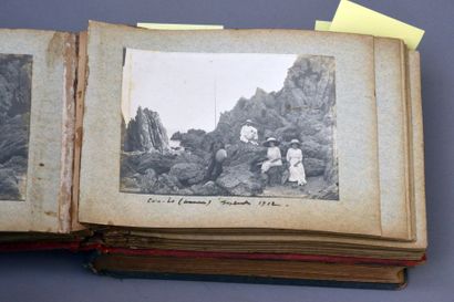 null 1910-1915. Indochine, c 1910-1915.

Réunion de deux albums in-4° (19x26 cm),...