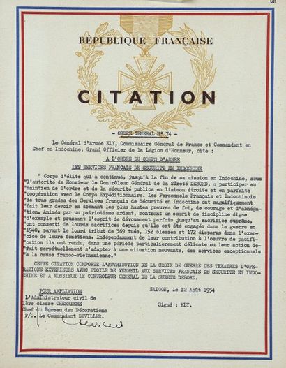 null 1954. Croix de guerre en métal des Théâtres d'opérations extérieures. Avec son...